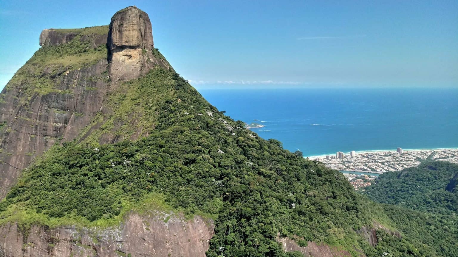 15 Astonishing Natural Rock Formations That Defy Belief