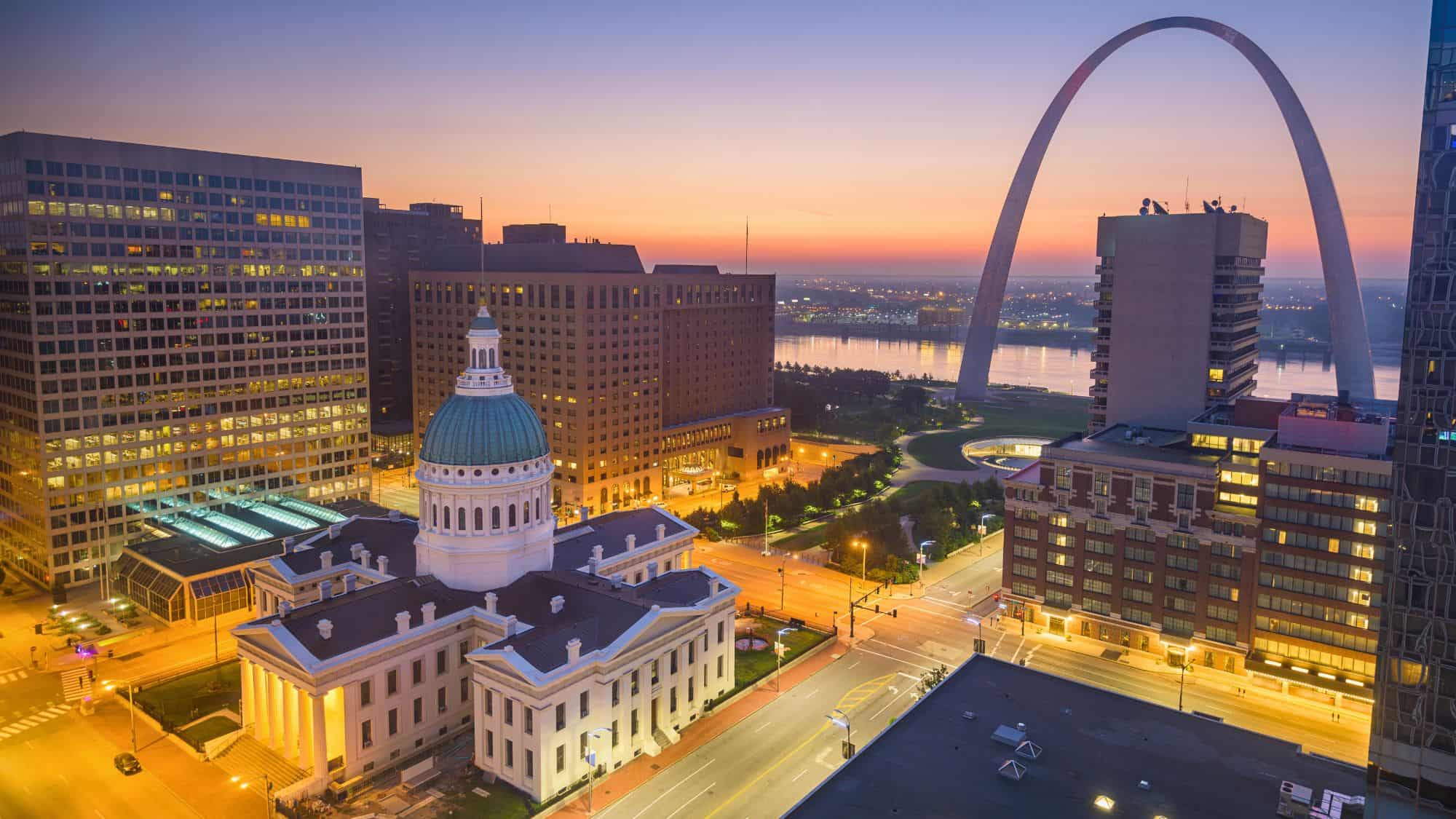 St. Louis, Missouri, USA cityscape view in the morning.